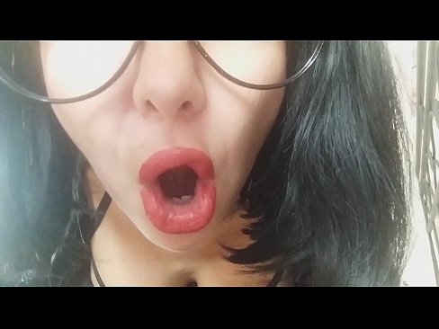 ❤️ מותק, אמך החורגת לא מרשה לך ללכת לבית הספר היום... אני צריך אותך יותר מדי... פורנו ב-iw.rassadakubani.ru ❌
